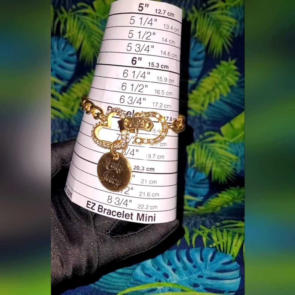 JUICY COUTURE VINTAGE "LADY LUCK" BRACELET -LADY JUICY GOLD TONE CRYSTAL CHARM - Picture 5 of 10